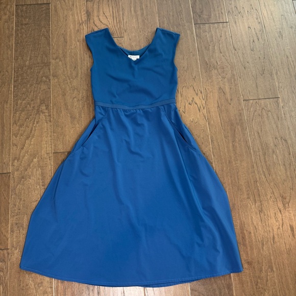 Athleta Dresses & Skirts - Athleta Teal Midi Dress